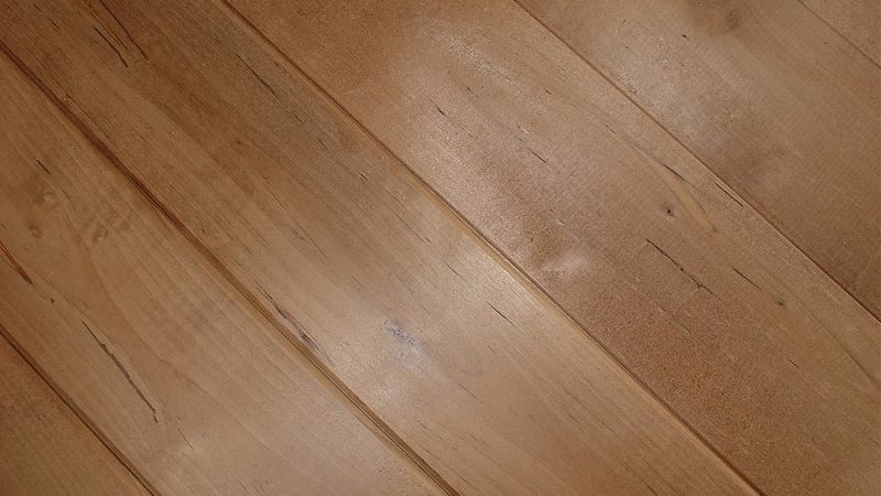 SPC地板地暖适用性解析：揭秘其耐用之谜
